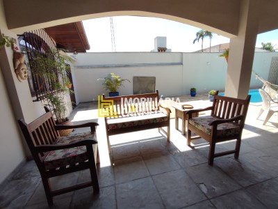 Lindíssima Casa na Costeira - Rua Visconde de Nácar-23