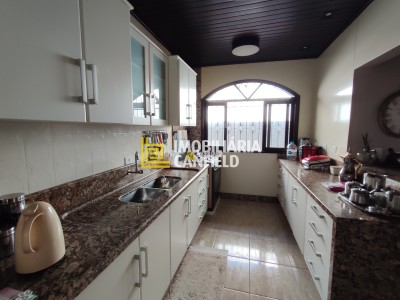 Lindíssima Casa na Costeira - Rua Visconde de Nácar-16