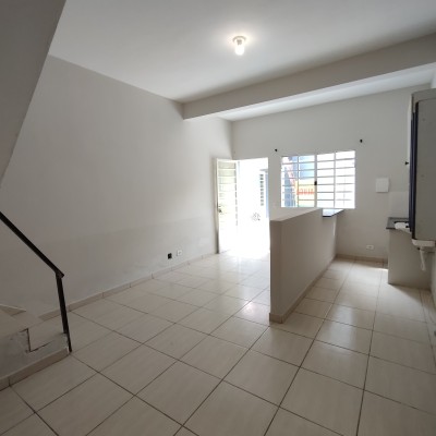 Sobrado p/locação _ CONJUNTO ASA BRANCA _ APT:03-5