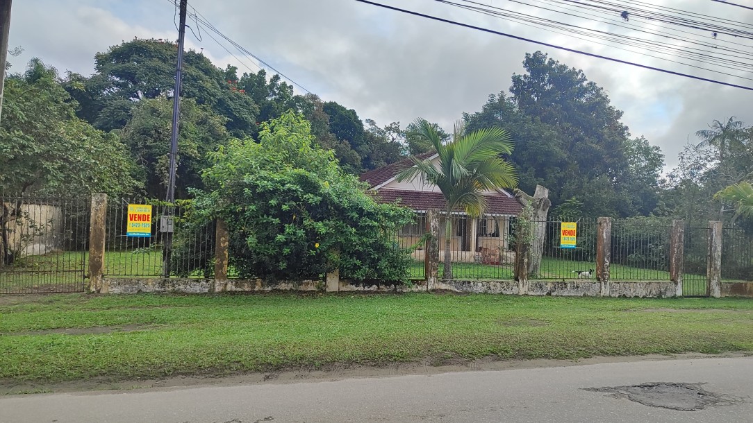Casa em  Alexandra com amplo terreno-2