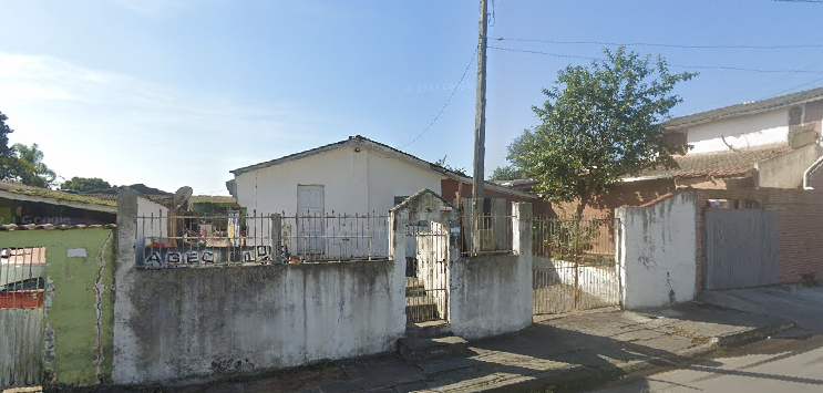 Casa á venda - Rua Iara n°246 - Emboguaçu-1